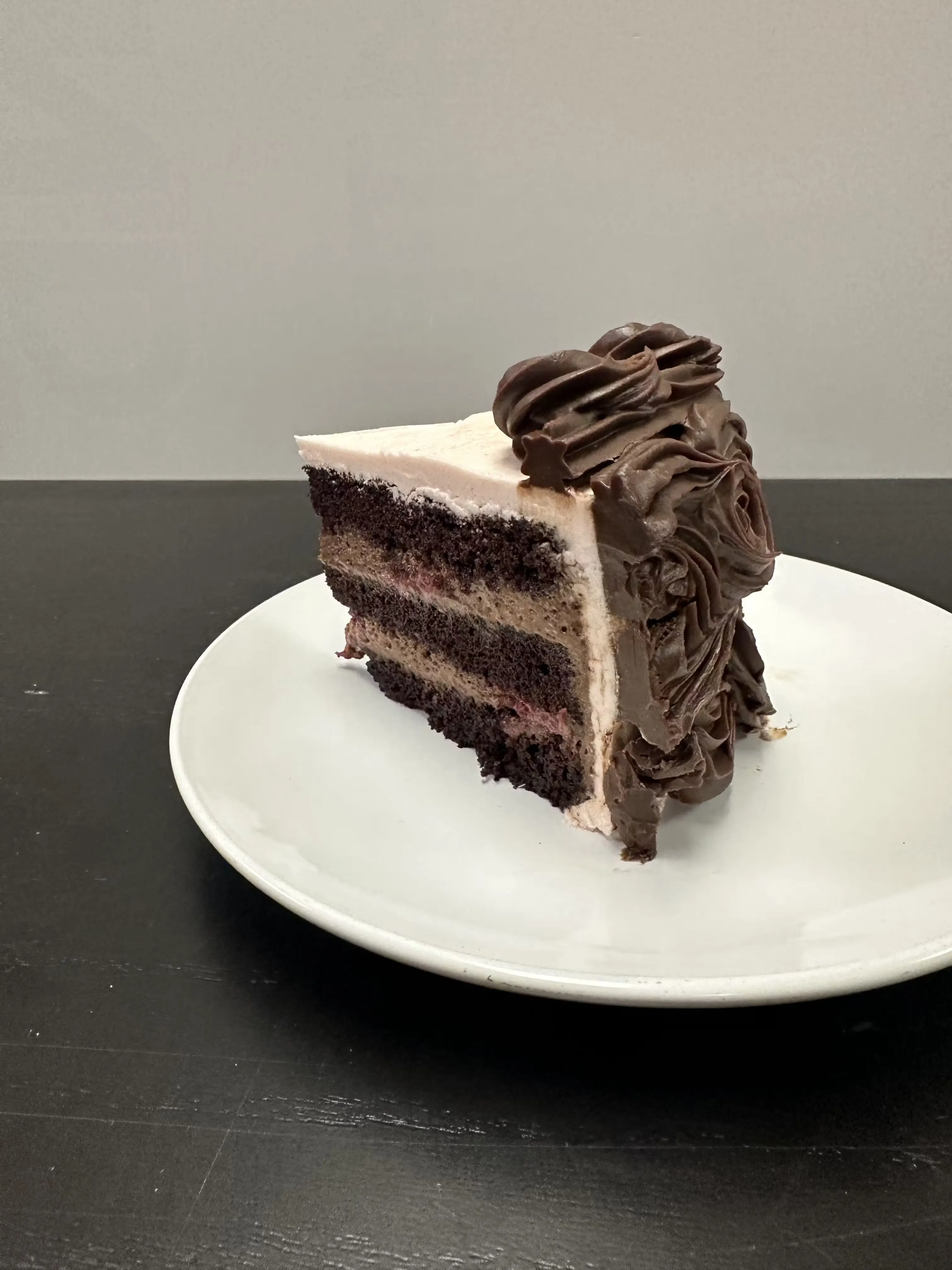 23600-raspberry-chocolate-mousse-cake-1.webp