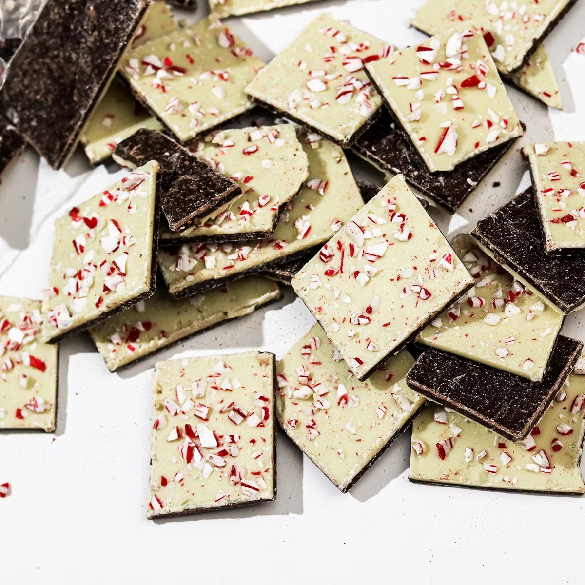 23730-peppermint-bark-gift-tin-1.jpg