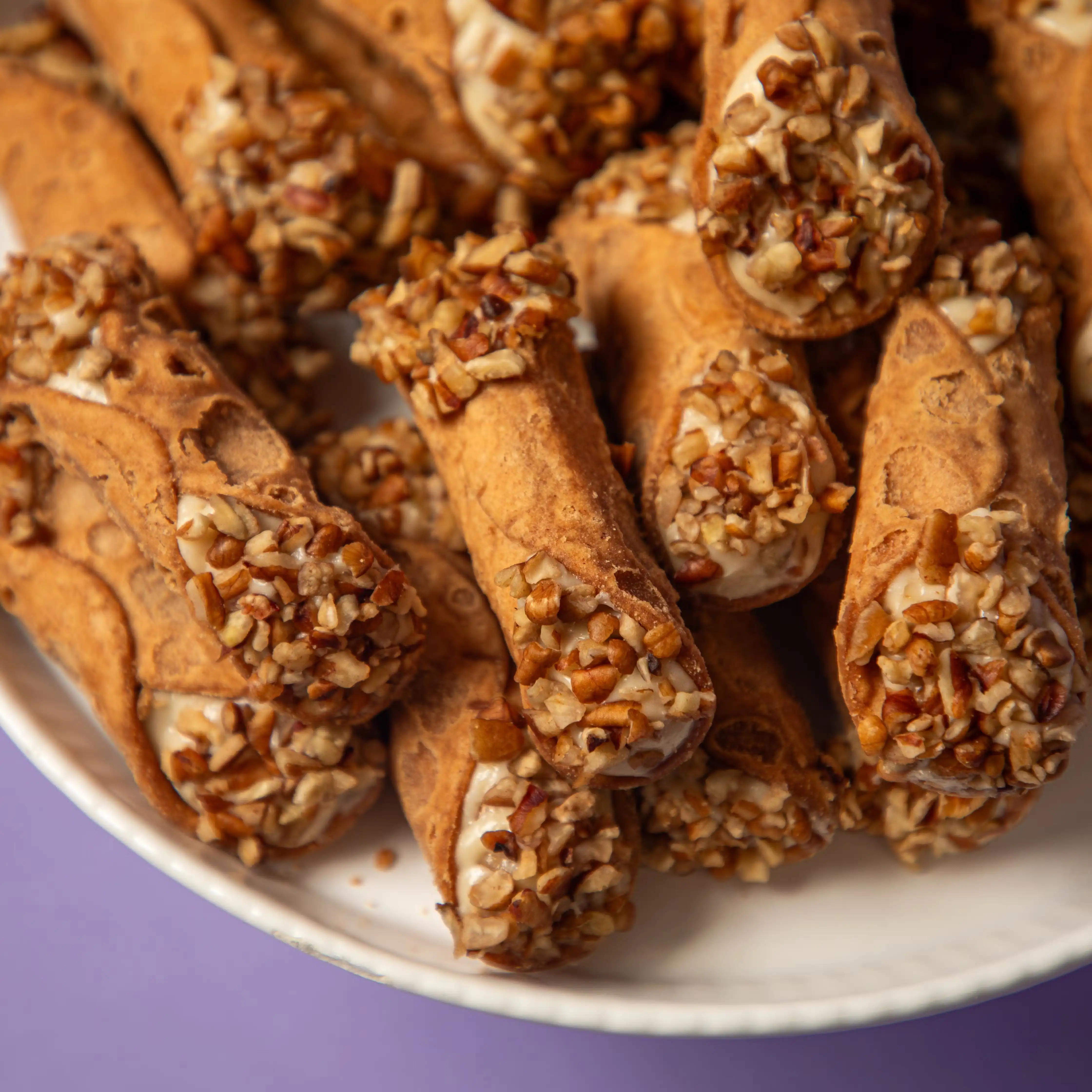 23765–cajunnoli-cajun-cream-cheese-cannoli-24-pack-1.webp