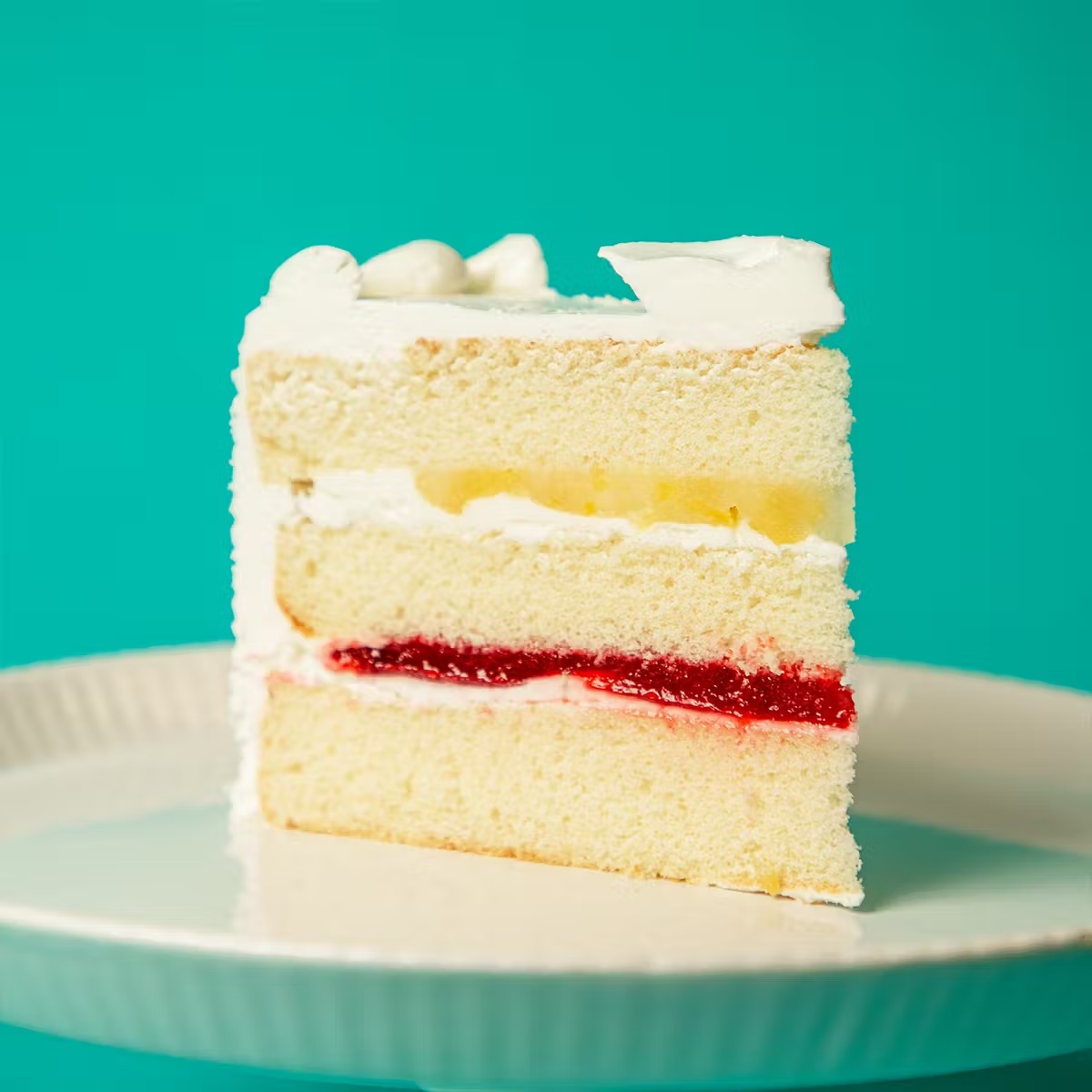 23790-white-alligator-cake-1.jpg