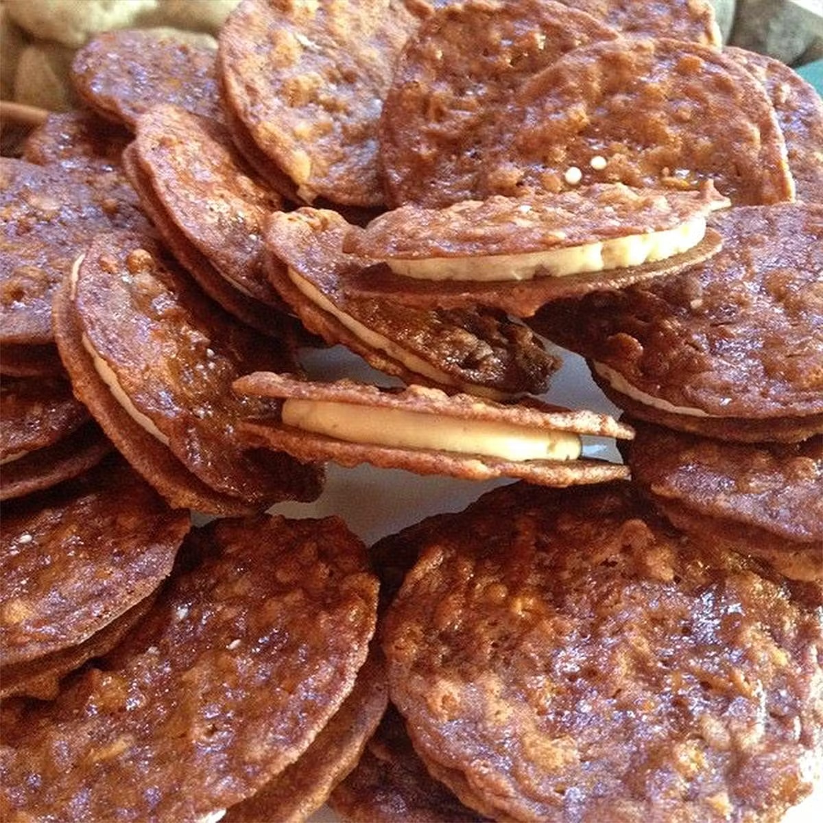 Li'l Merri Cream Pie Sandwiches