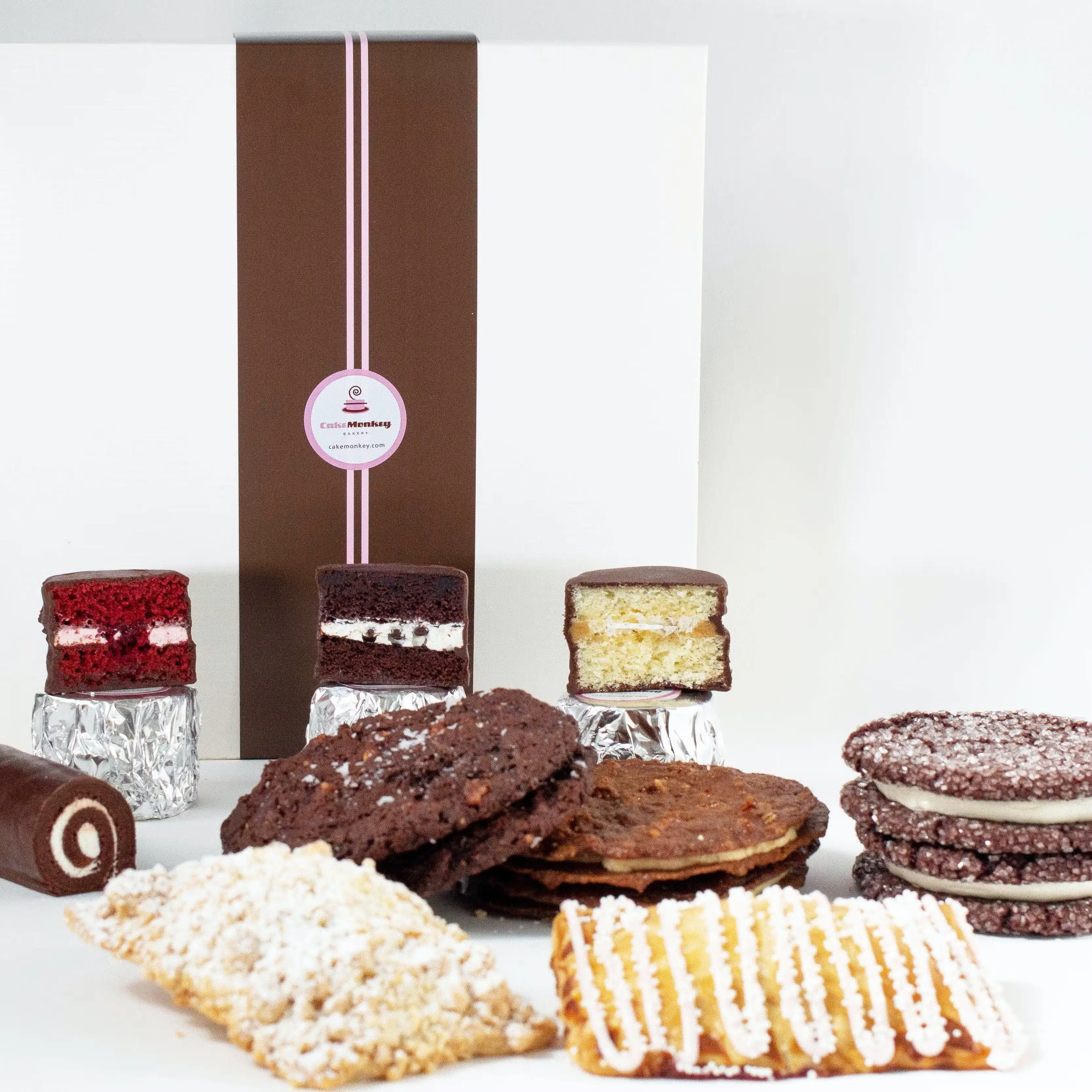 Snack Treat Favorites Gift Box - 32 Pack