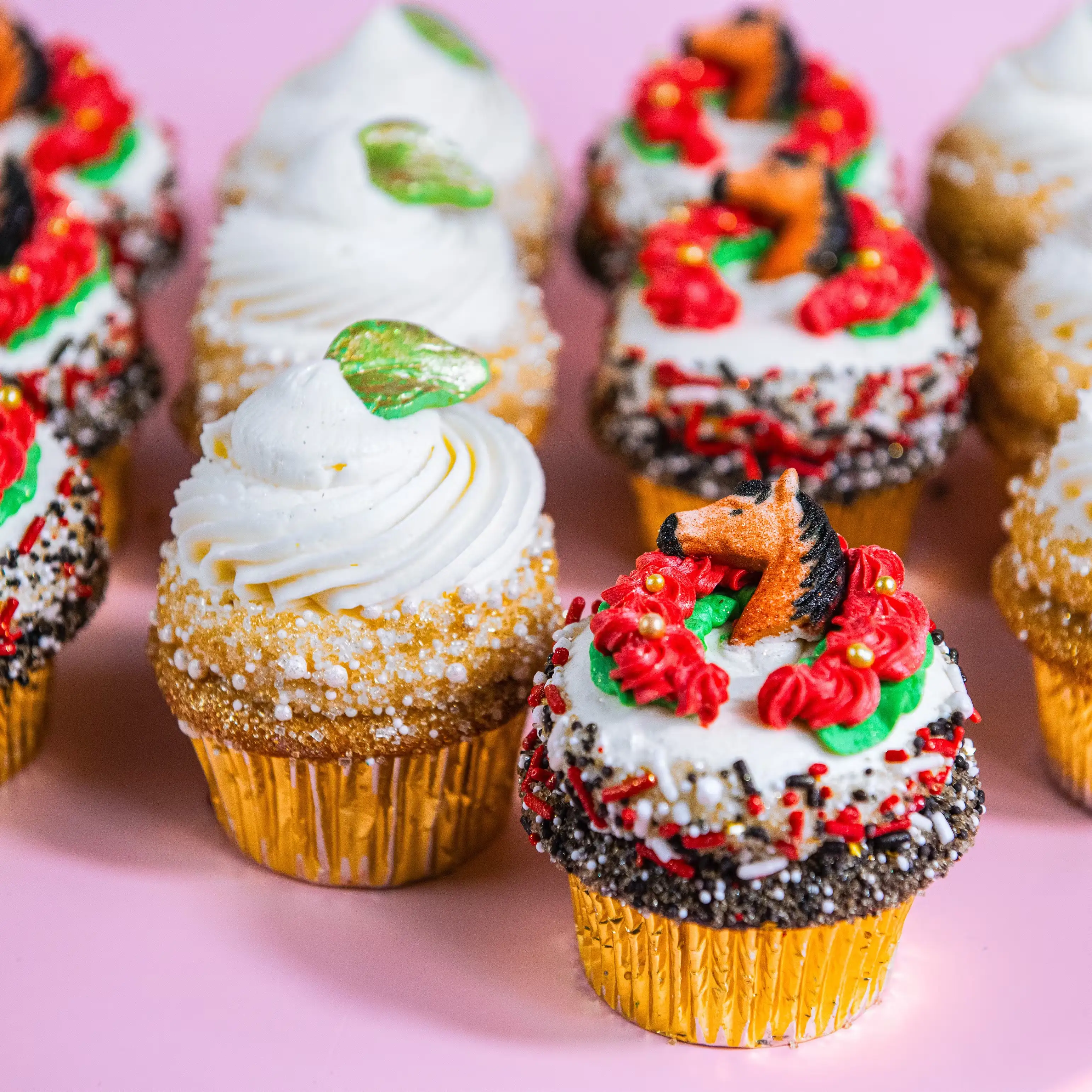 25128-derby-cupcakes-12-pack-1.webp