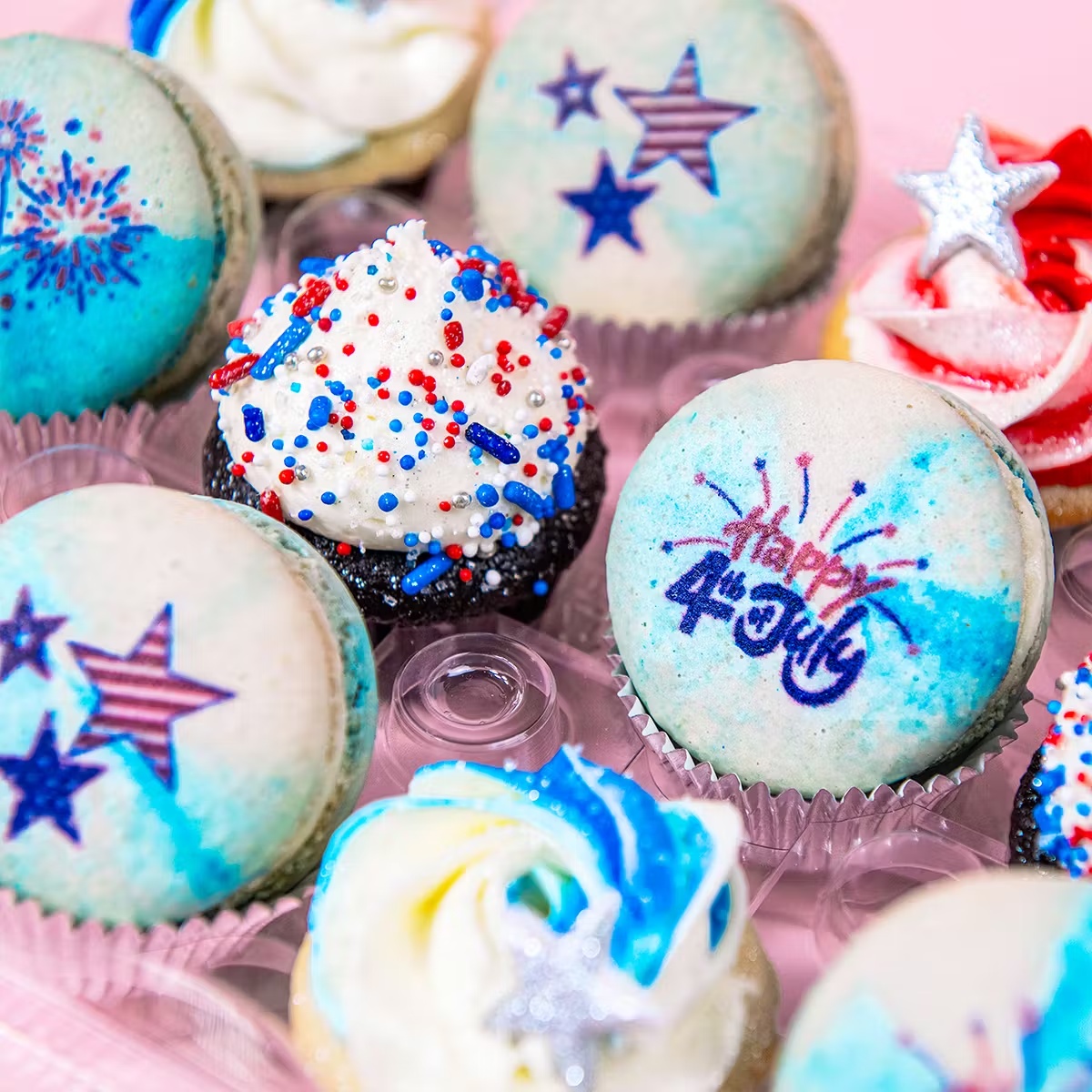25232-july-4th-mini-cupcakes-macarons-1.jpg