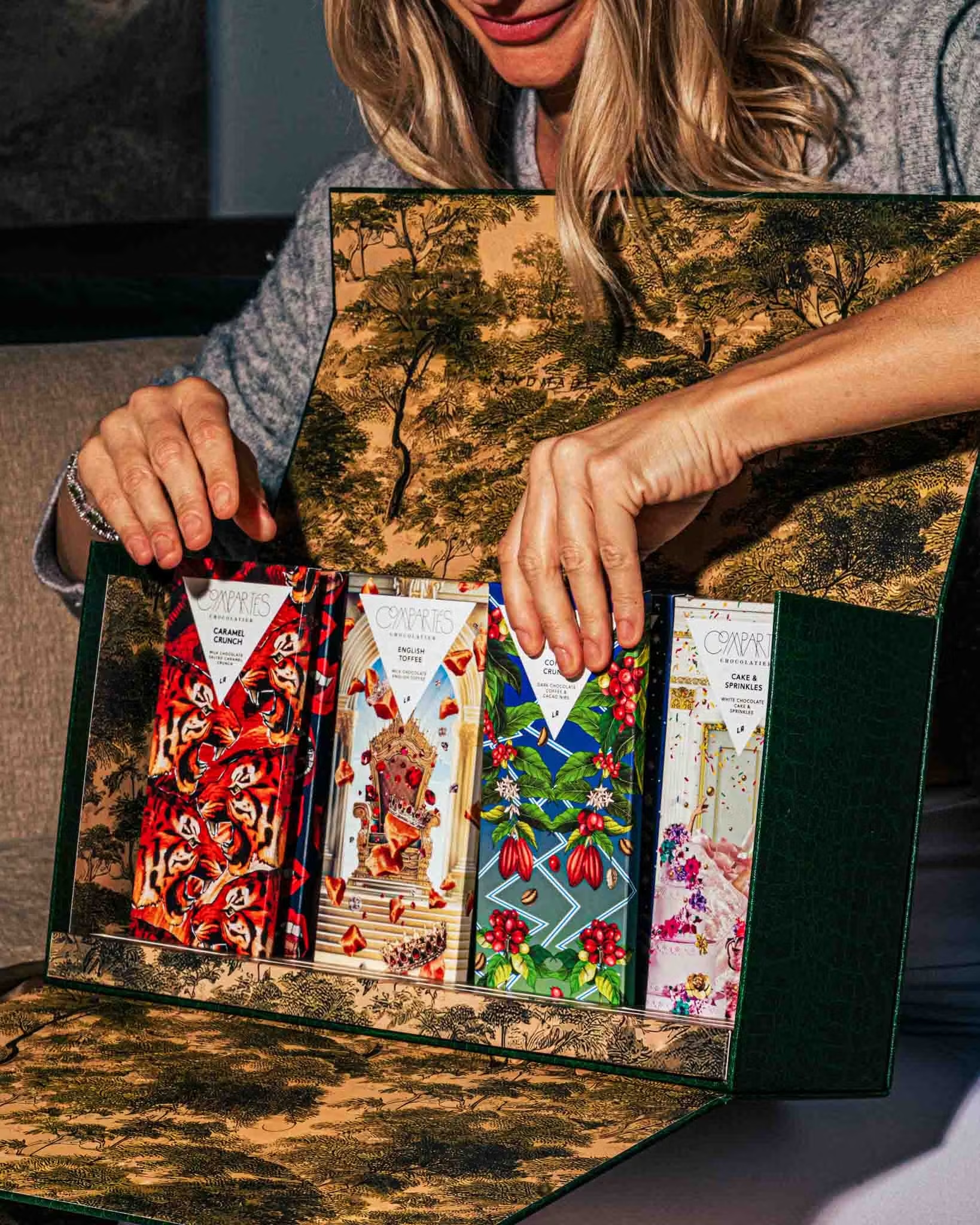 Gourmet Chocolate Bars Gift Box Trunk - 16 Pack