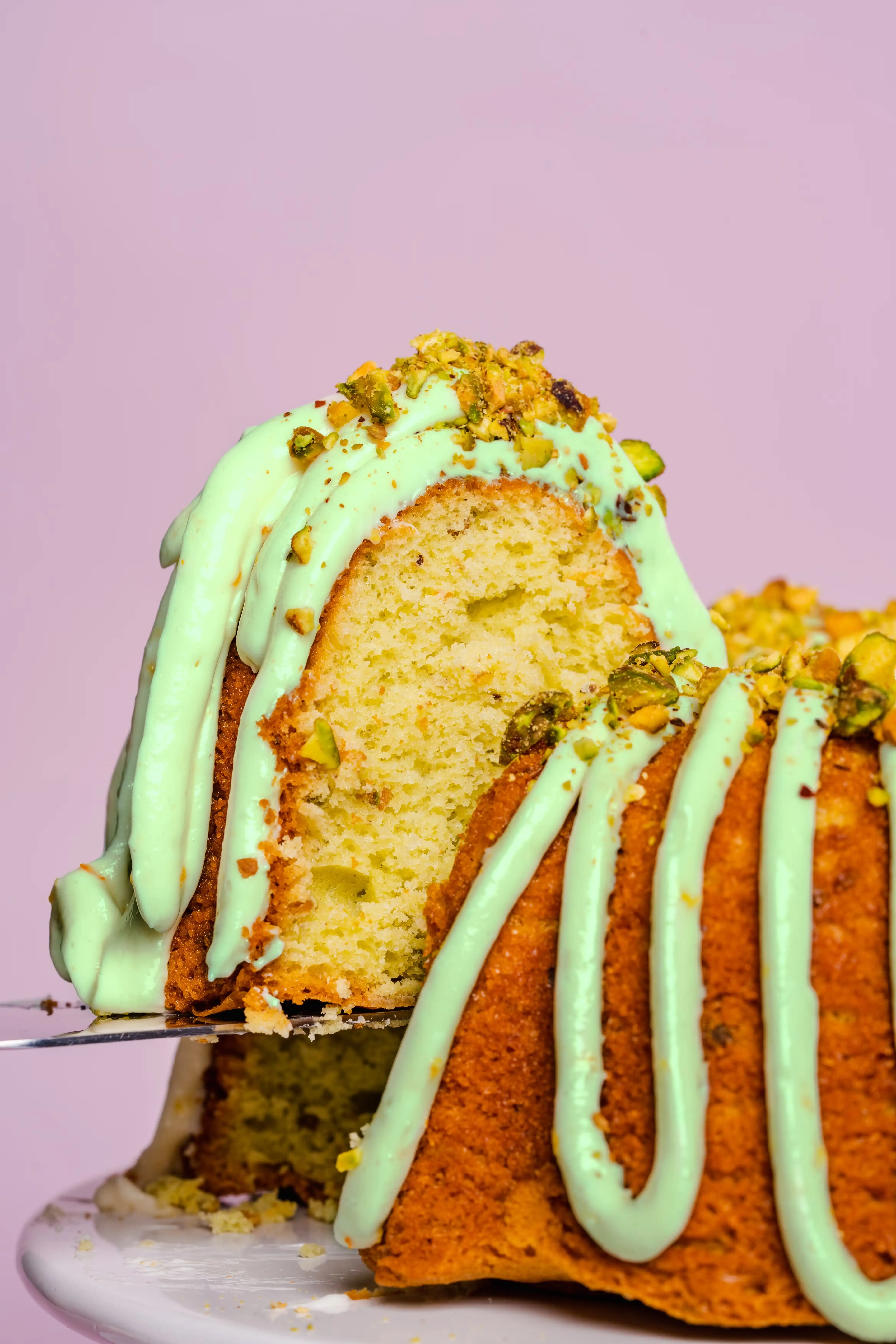 25425-st-patrick-s-day-pistachio-bundt-cake-1.webp