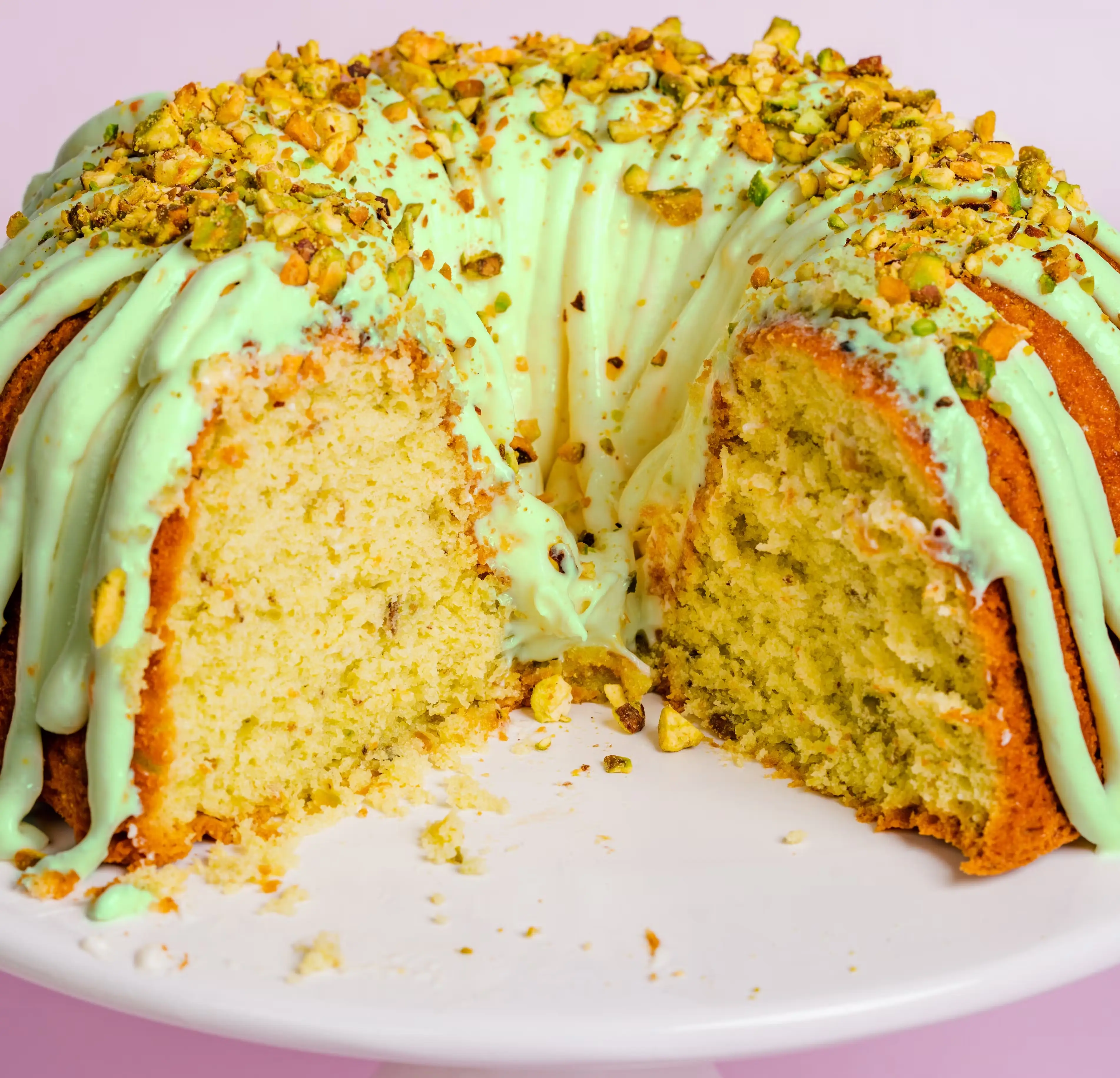 25425-st-patrick-s-day-pistachio-bundt-cake-1.webp