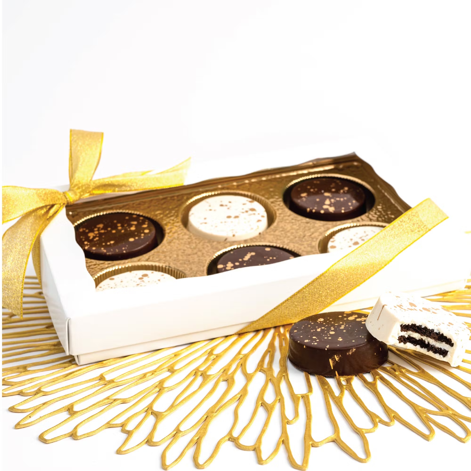 25612-chocolate-oreo-gift-box-1.jpg