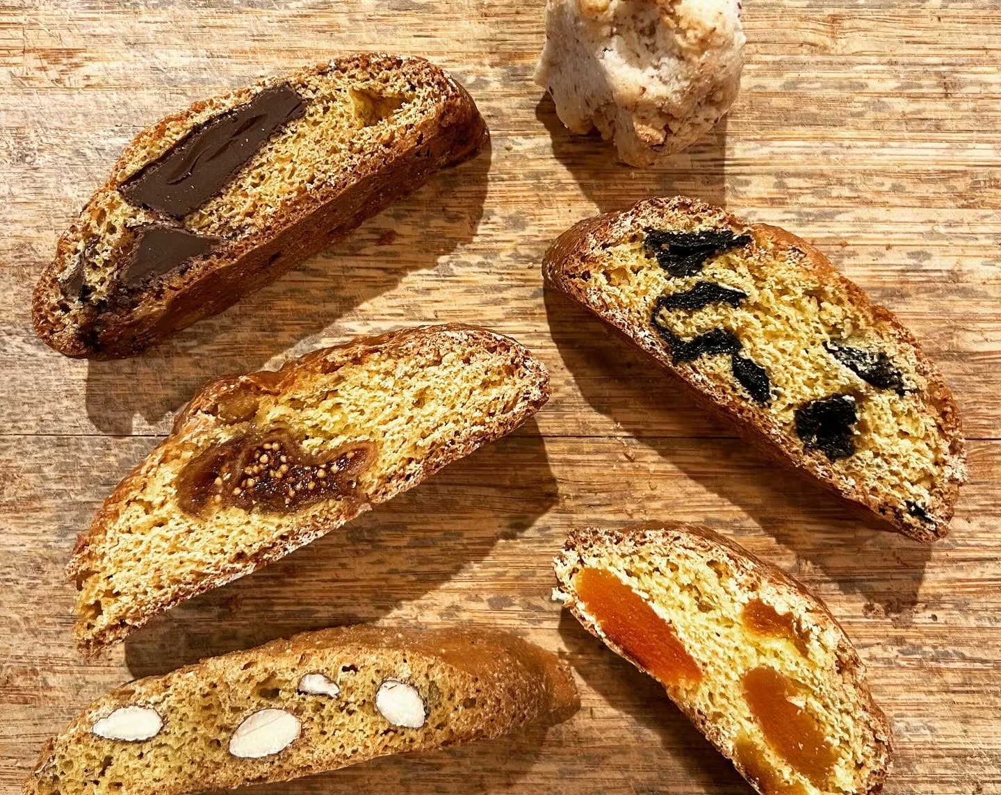 25814-cantucci-biscotti-gift-box-1.jpg