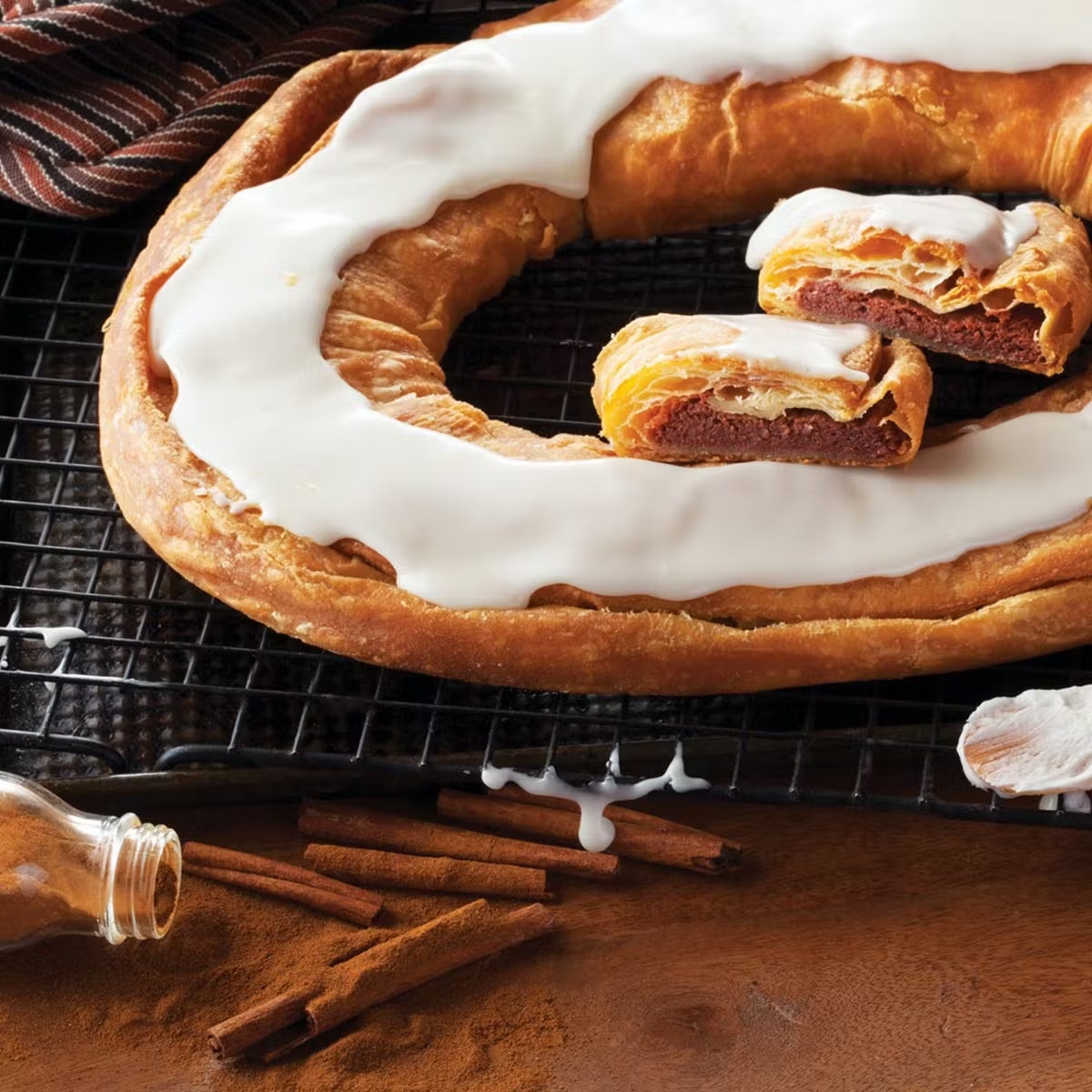 Cinnamon Roll Kringle - 2 Pack