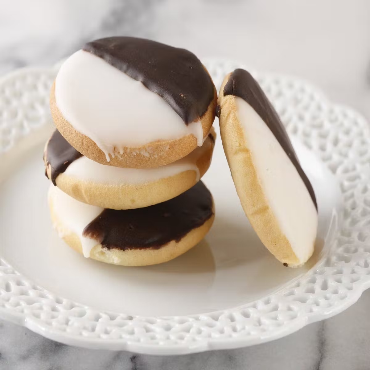 Mini Black and White Cookies - 18 Pack
