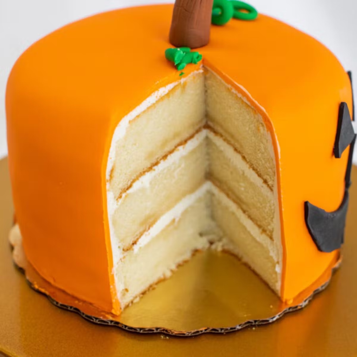 345-jack-o-lantern-cake-1.jpg
