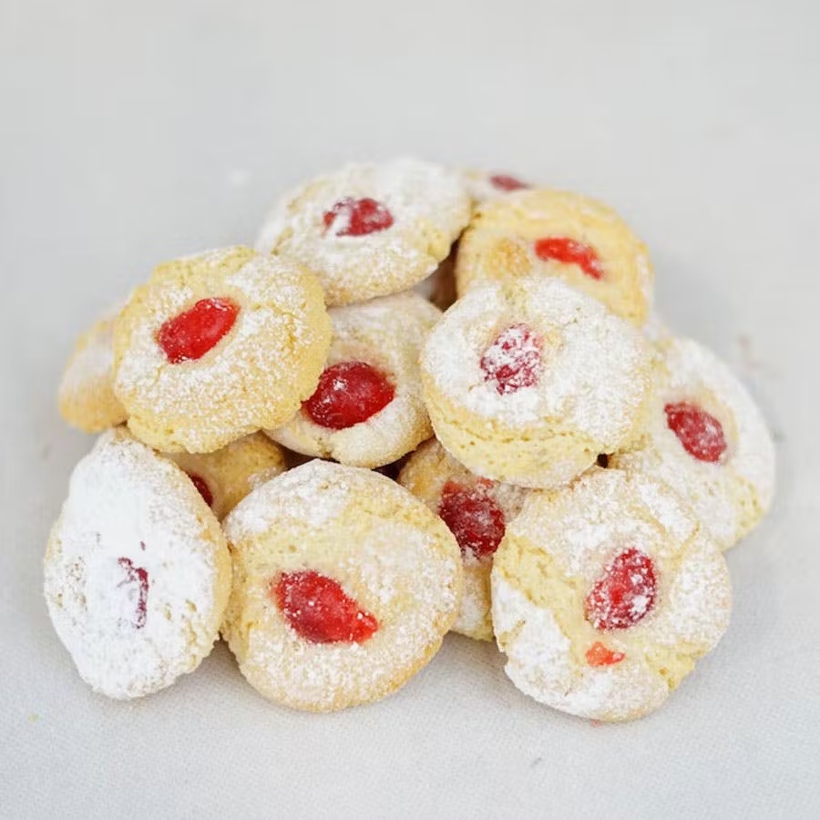 Macaroons Cherry