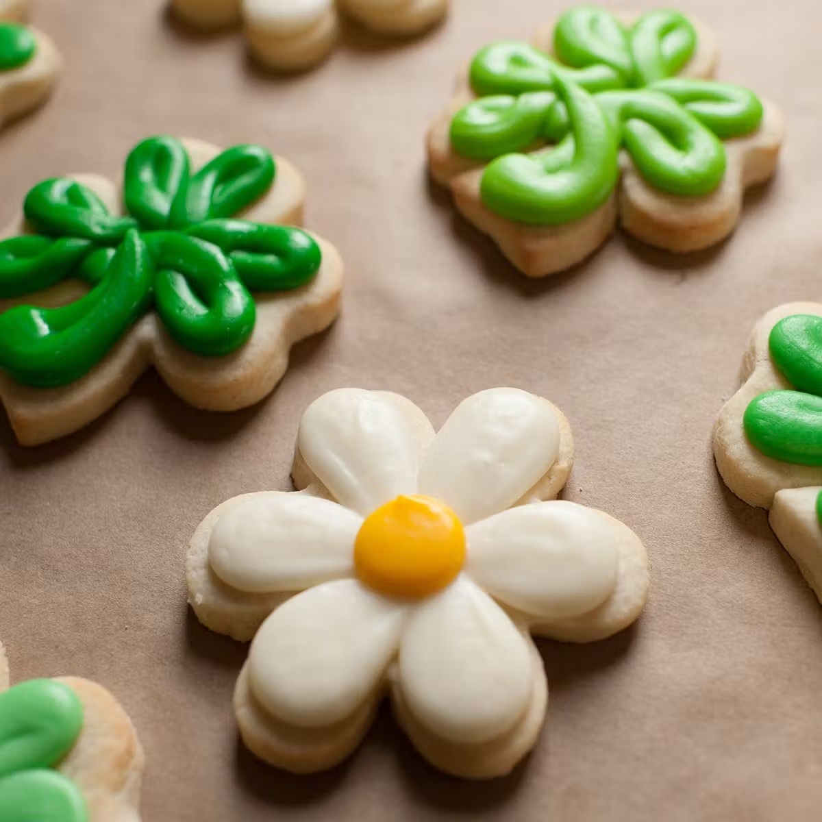 Daisy + Shamrock Sugar Cookies - 10 Pack