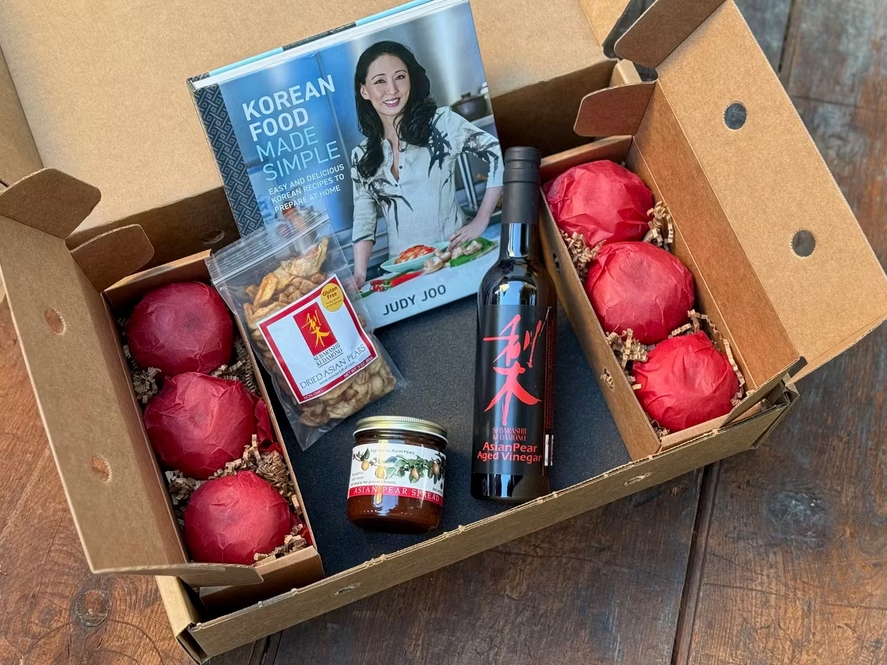 Limited-Edition Asian Pear Chef's Box