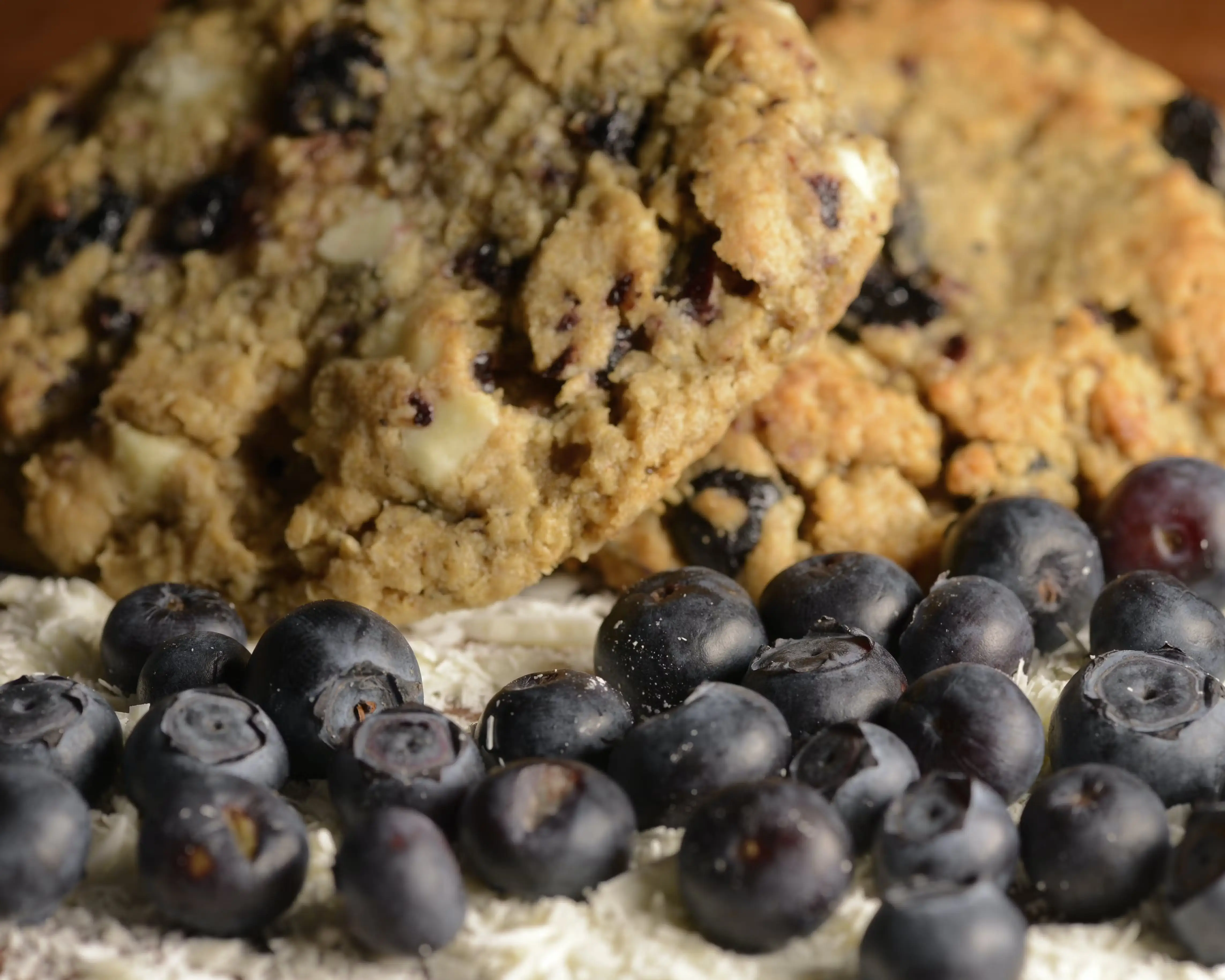4639-blueberry-white-chocolate-oatmeal-cookies-1.webp