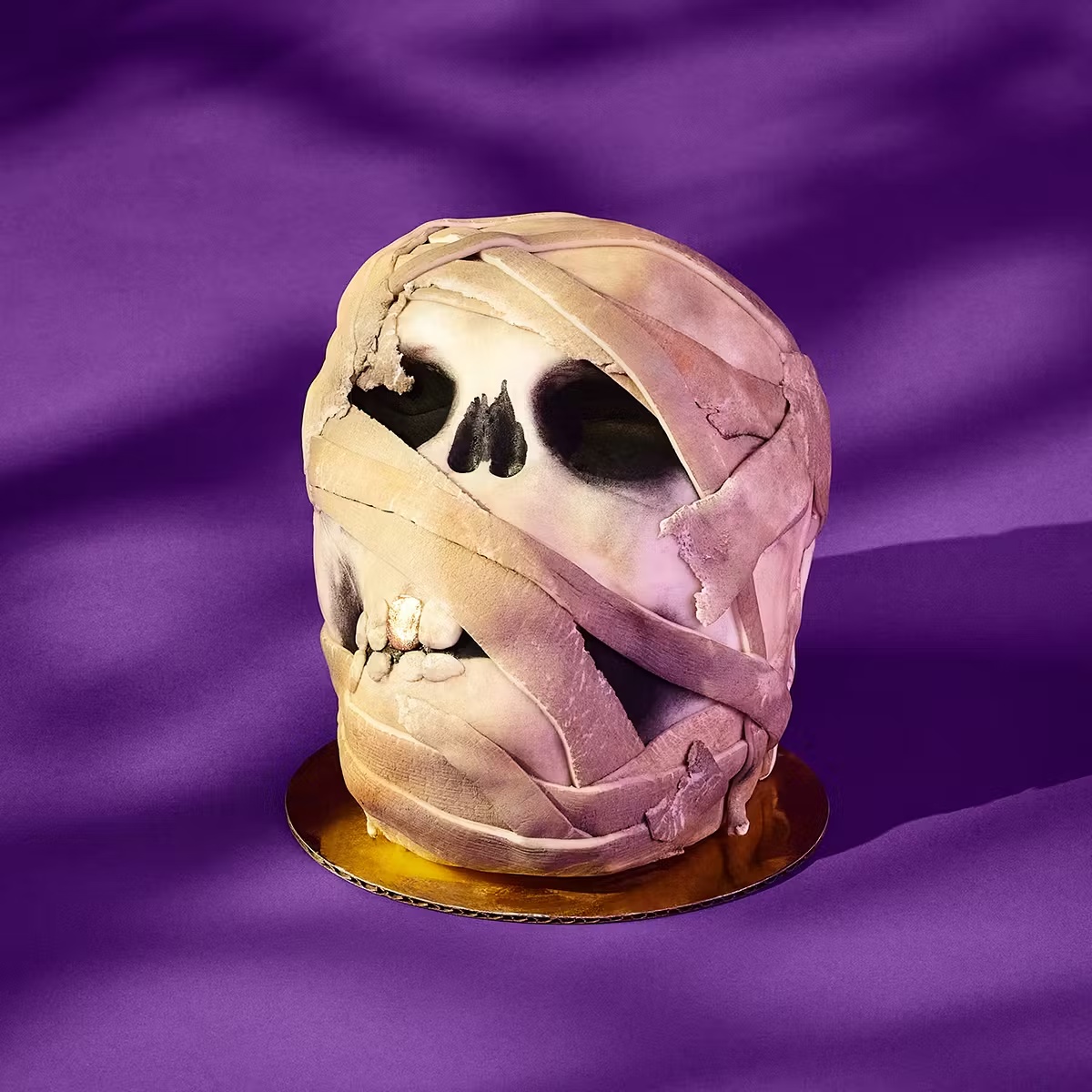 Mummy Skull Cake