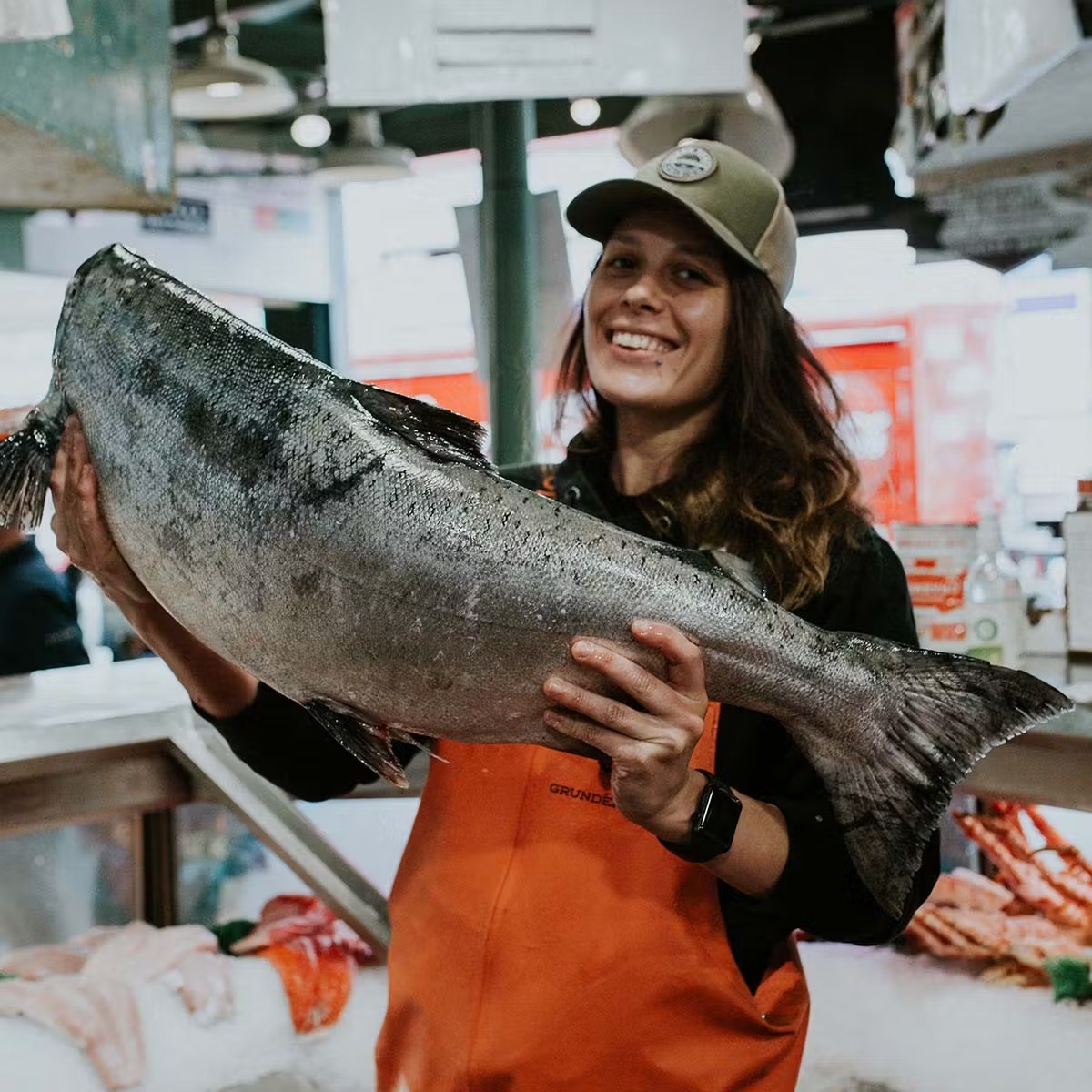 4717-copper-river-king-salmon-whole-fish-fresh-wild-1.jpg