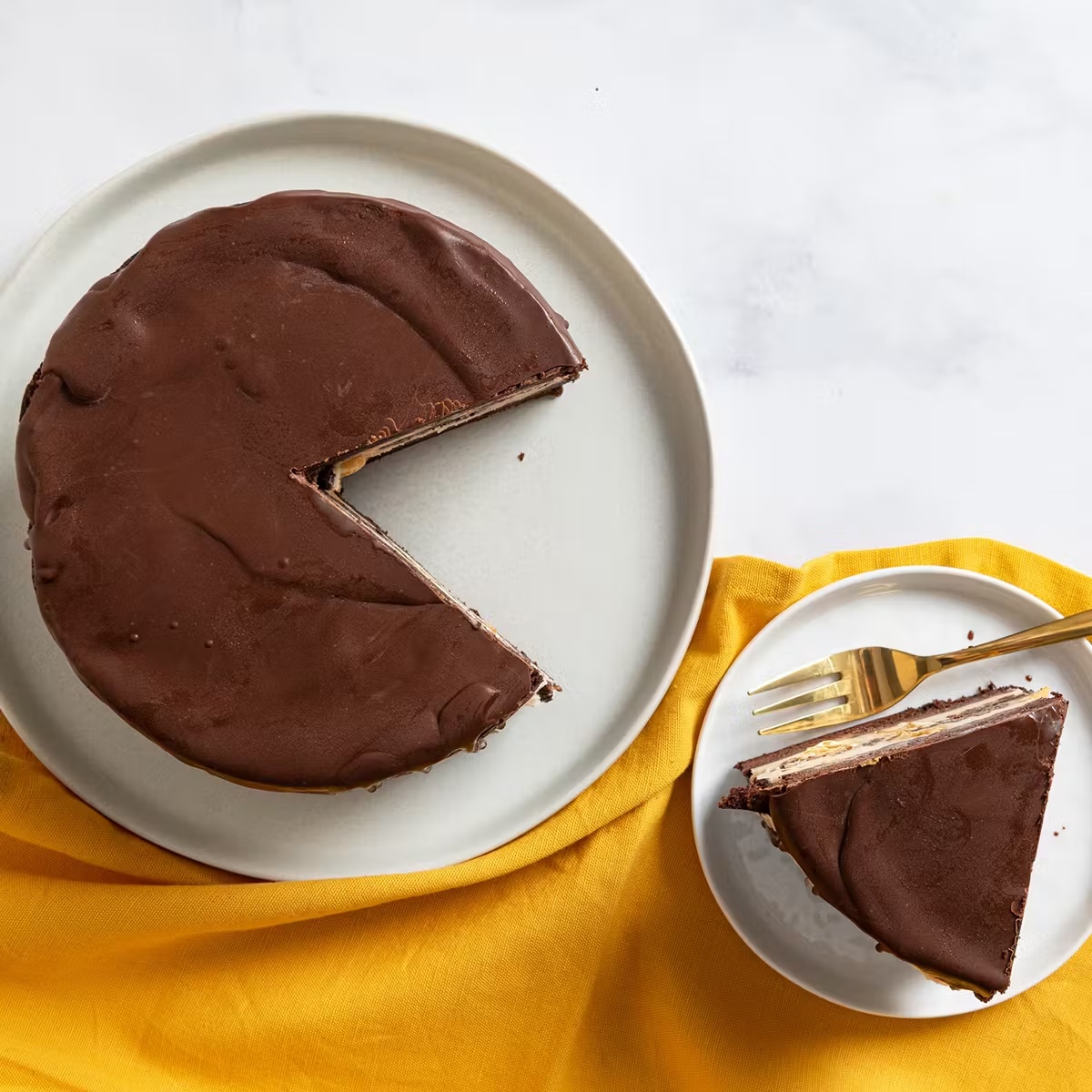 Vegan Chocolate Peanut Crunch Ice Cream Cake