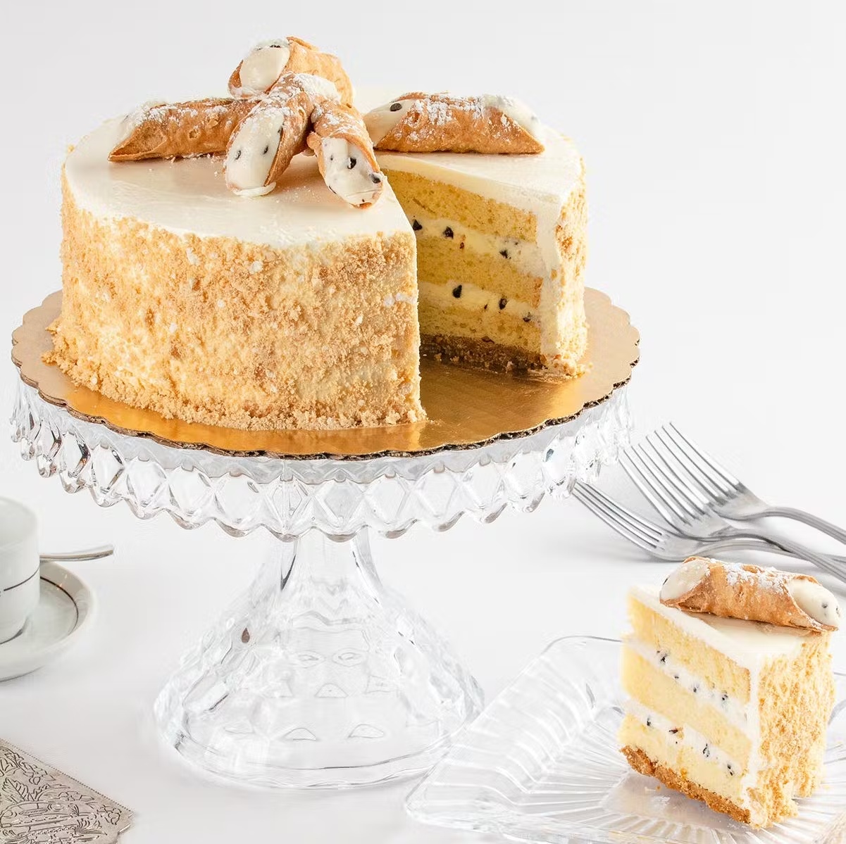 Vanilla Cannoli Cream Cake