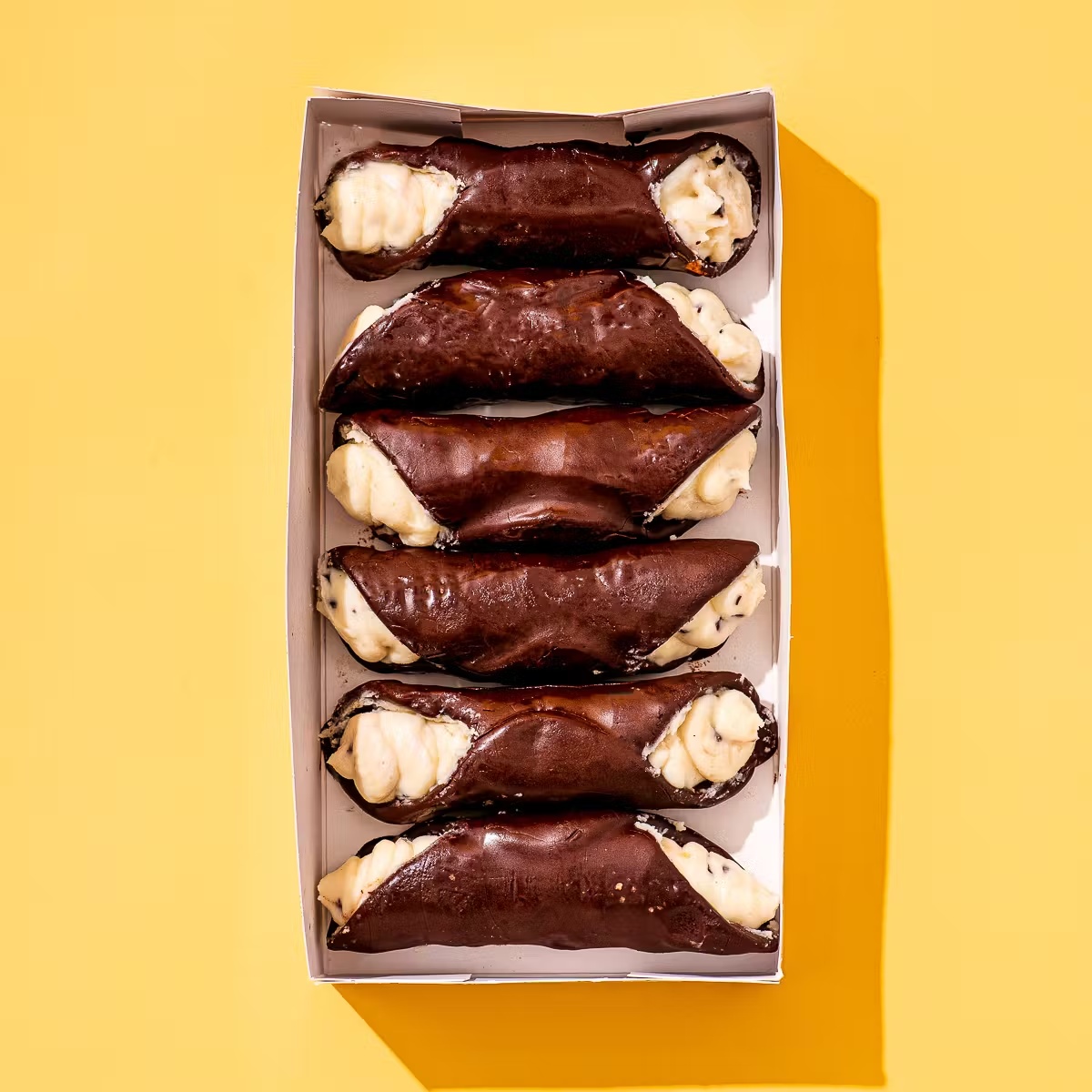 5313-goldbelly-favorites-dessert-box-1.jpg