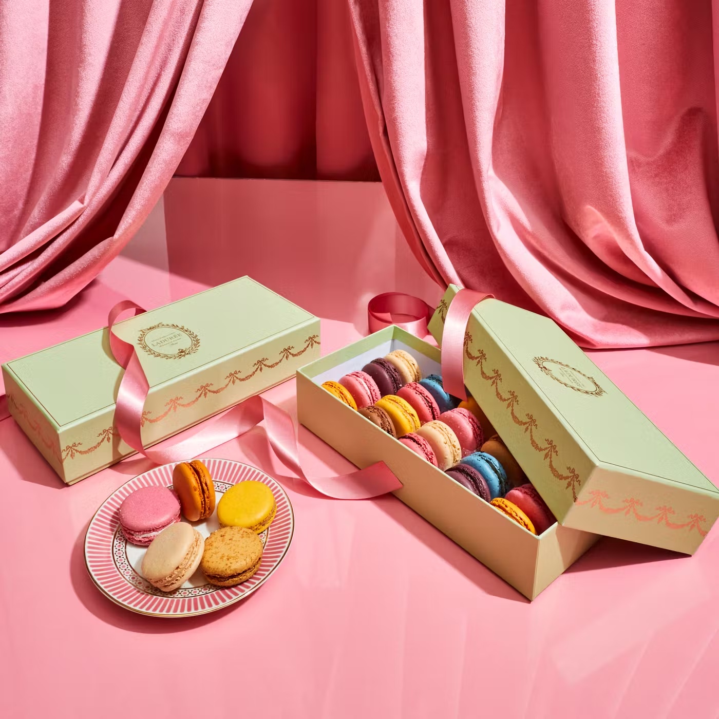 Intemporel - Box of 20 Macarons