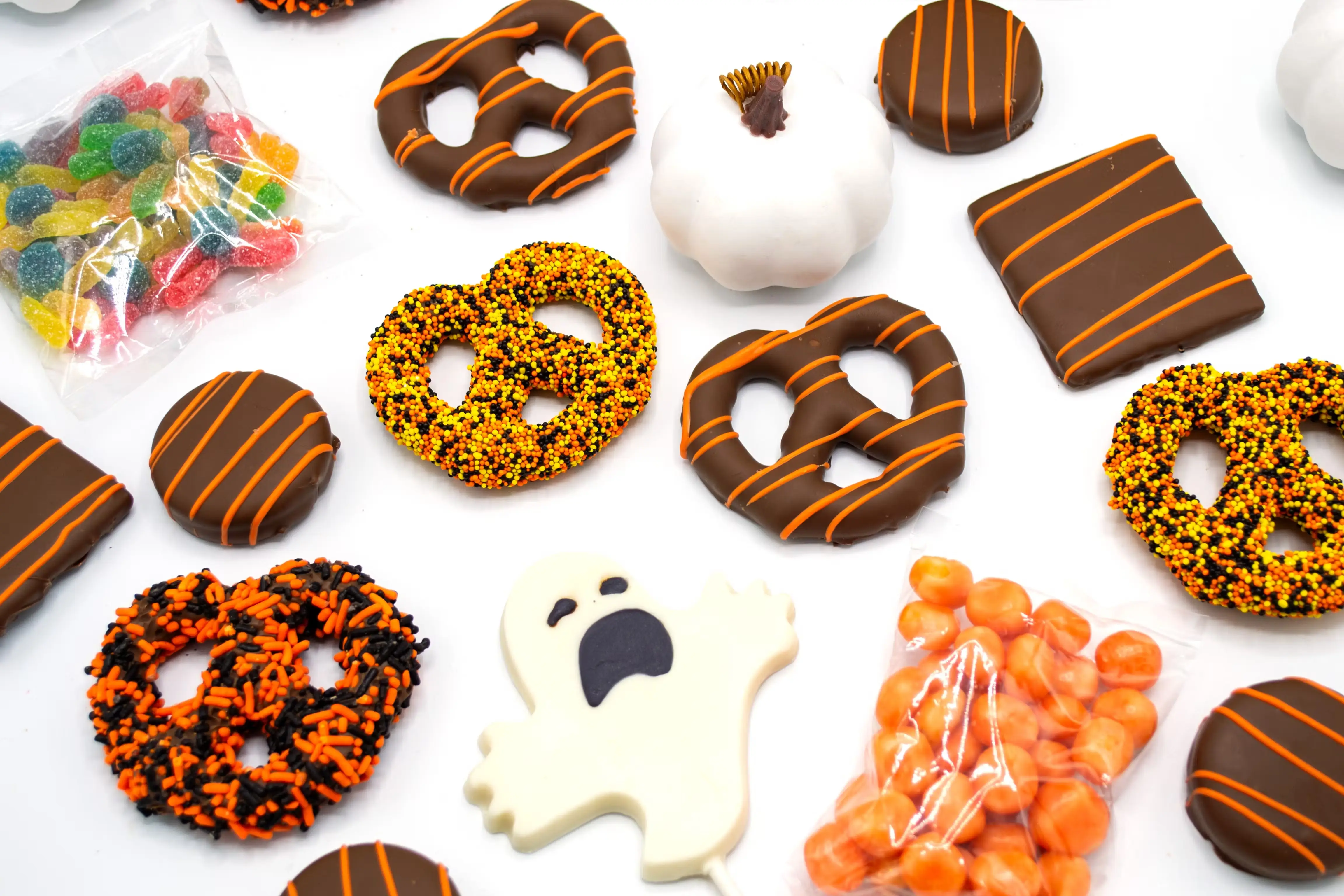 6239-halloween-boo-box-sweets-sampler-1.webp