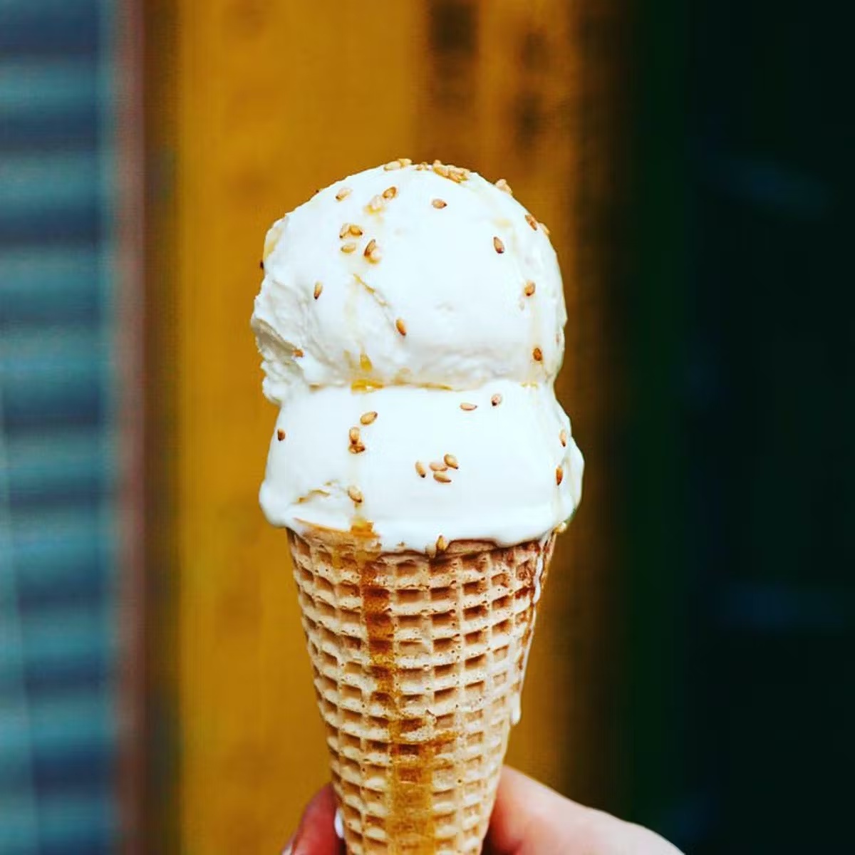 Golden Sesame Ice Cream - 6 Pints