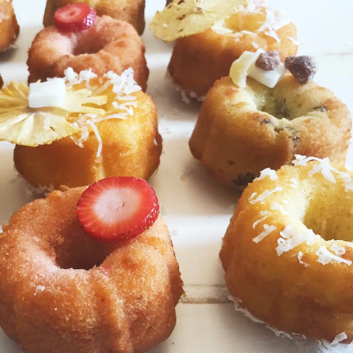 Strawberry Daiquiri + Pina Colada Mini Cake - 8 Pack