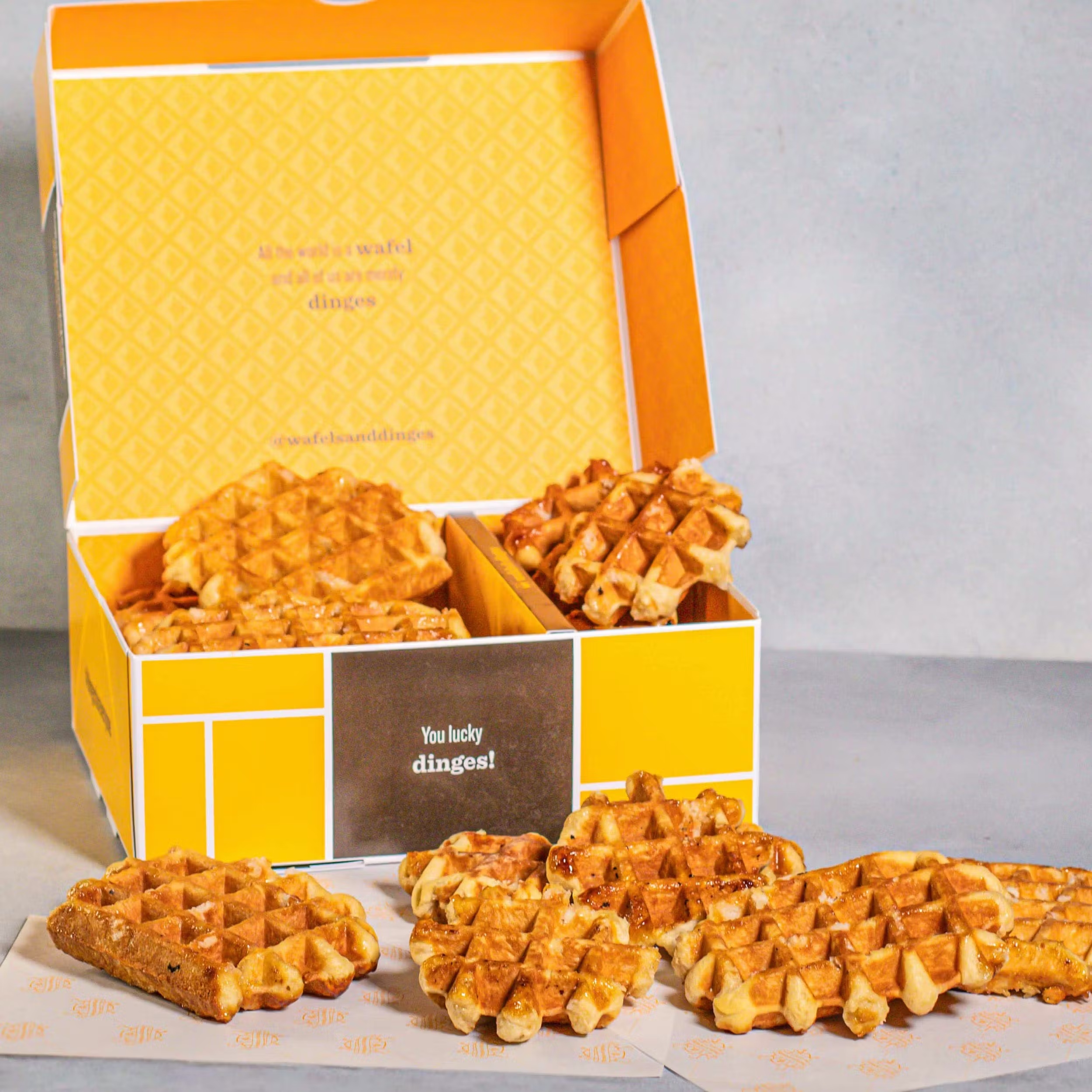 Connoisseur Box - Serves 15