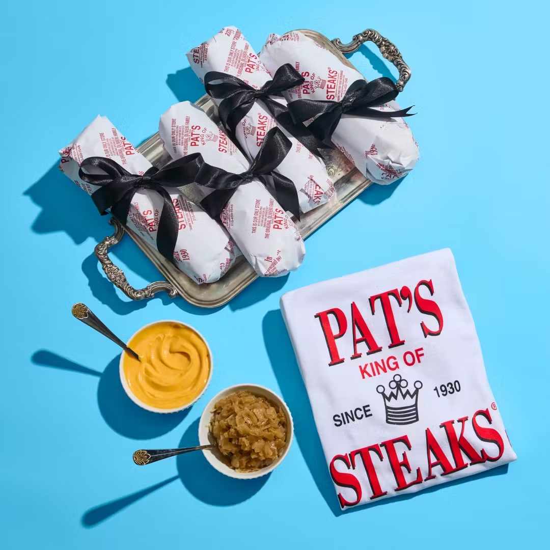 Original Philly Cheesesteak + T-Shirt - 4 Pack