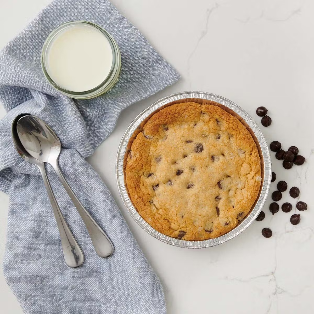 Ready-To-Bake Chocolate Chip Sea Salt Cookie Skillet Kit