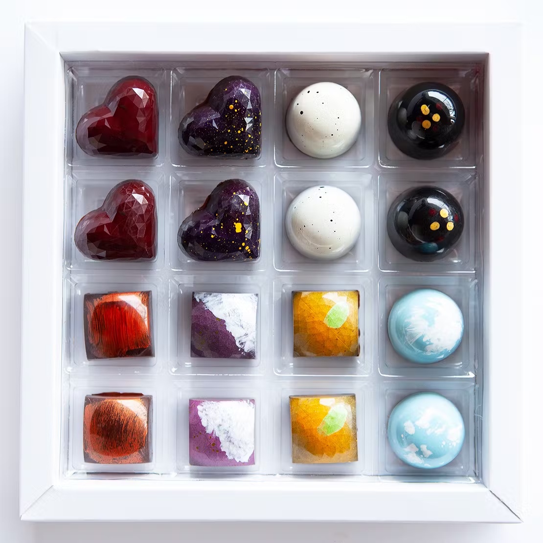 889-chocolate-bonbon-gift-box-16-pieces-1.jpg