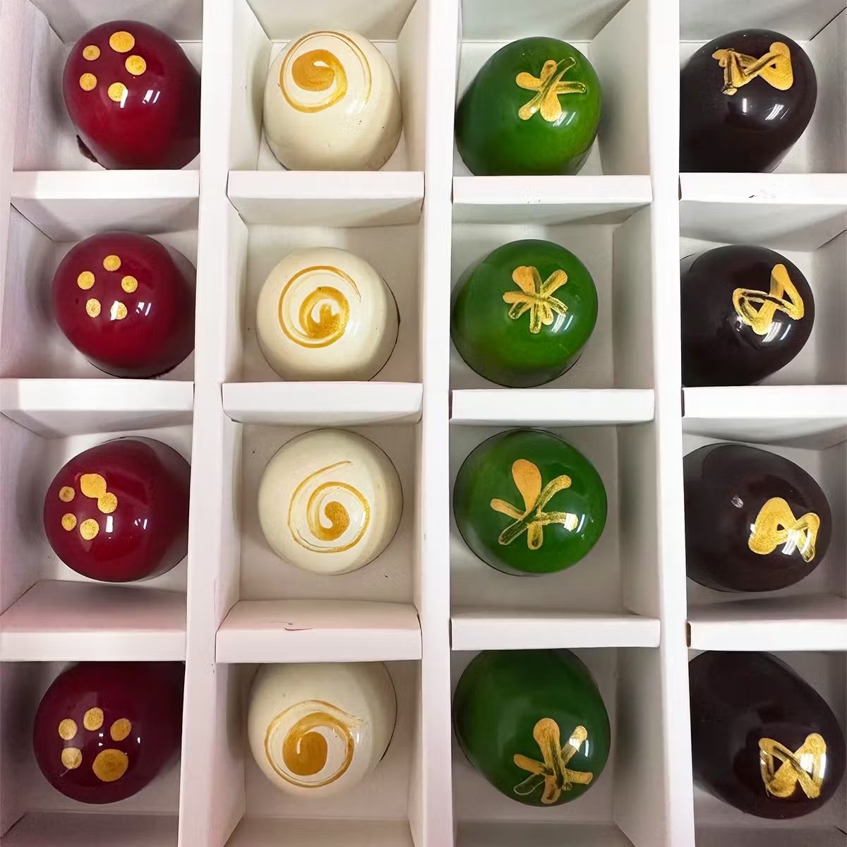 Christmas Bonbon Gift Box - 16 Pieces