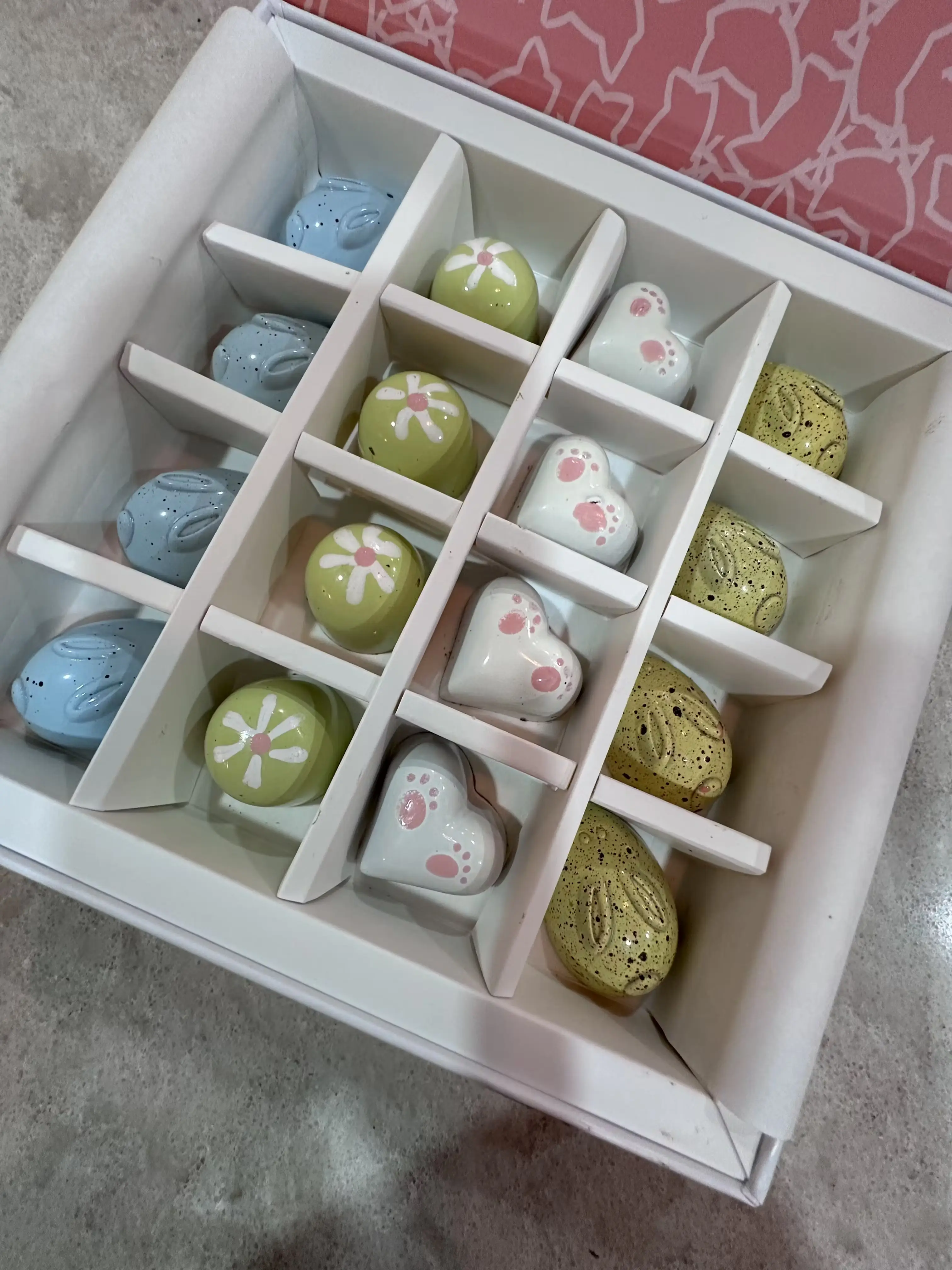Easter Bonbon Gift Box - 16 Pieces