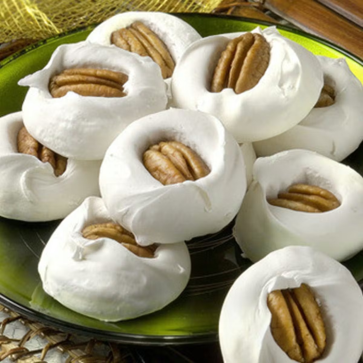 Classic Southern Divinity - 18 Pecan Gift Box